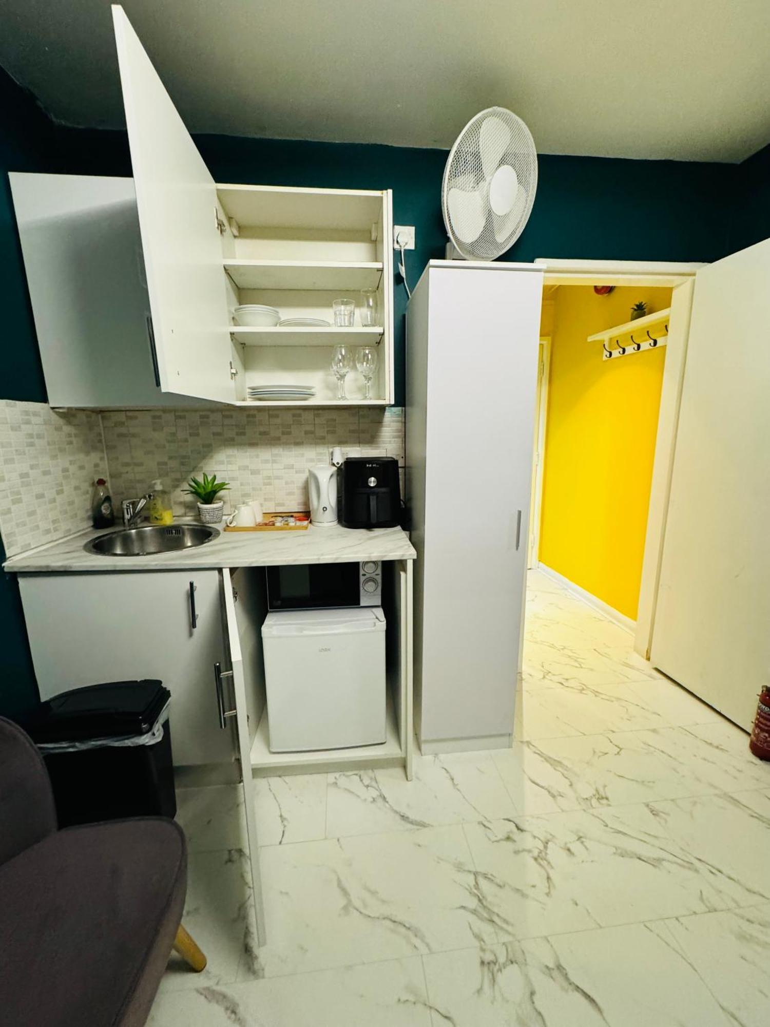 Private Studio Flat In City 1190 London Exterior photo